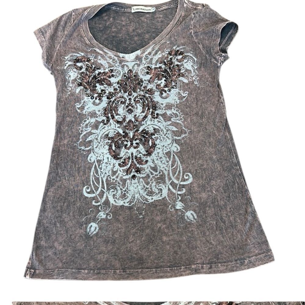 Liberation szS distressed tie dye embellished SS T difficult color to photo GUC